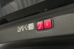 vihreä Mercedes-Benz EQE SUV 2024 kuva 41.