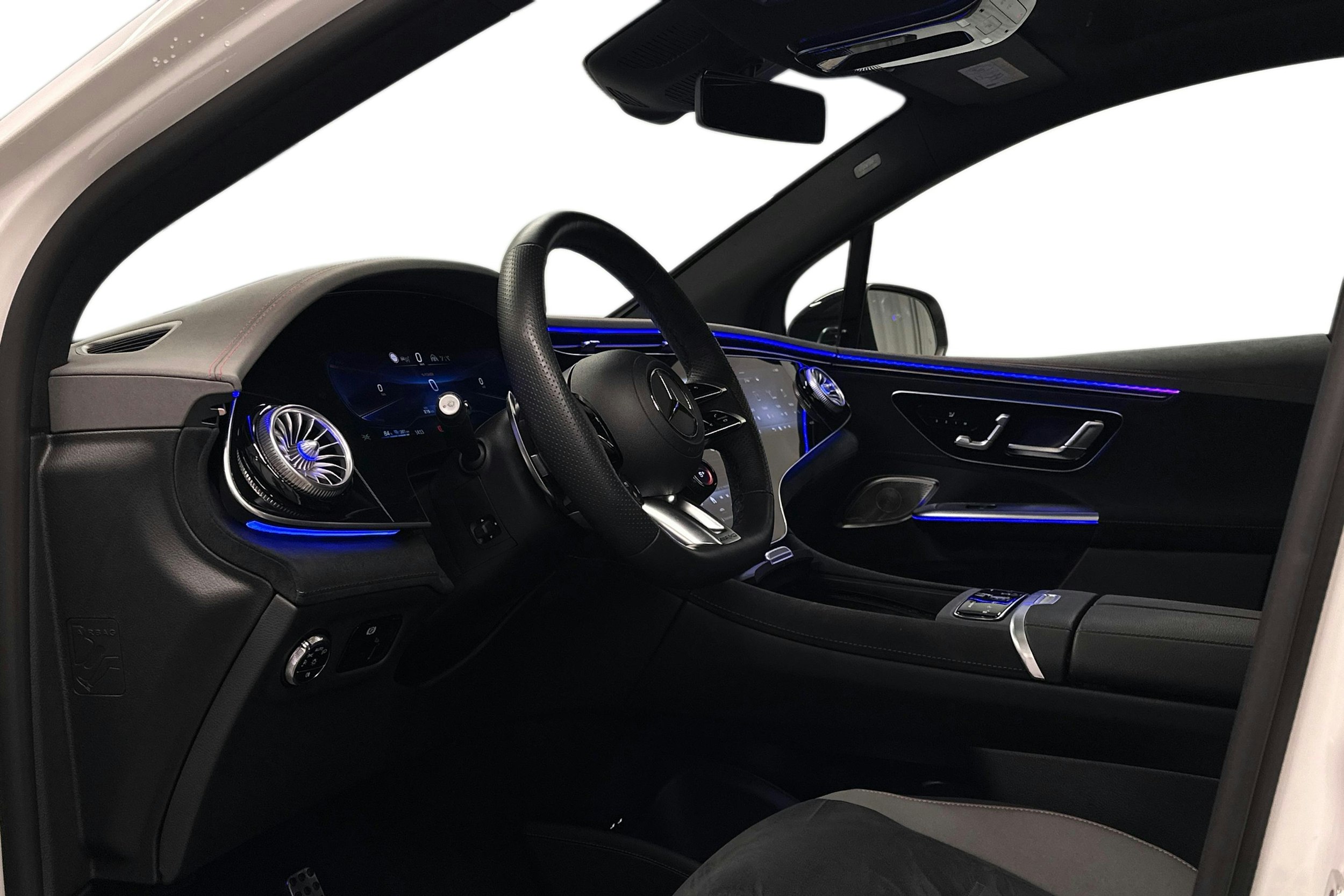 valkoinen Mercedes-Benz EQE SUV 2024 kuva 6.