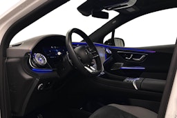 valkoinen Mercedes-Benz EQE SUV 2024 kuva 6.