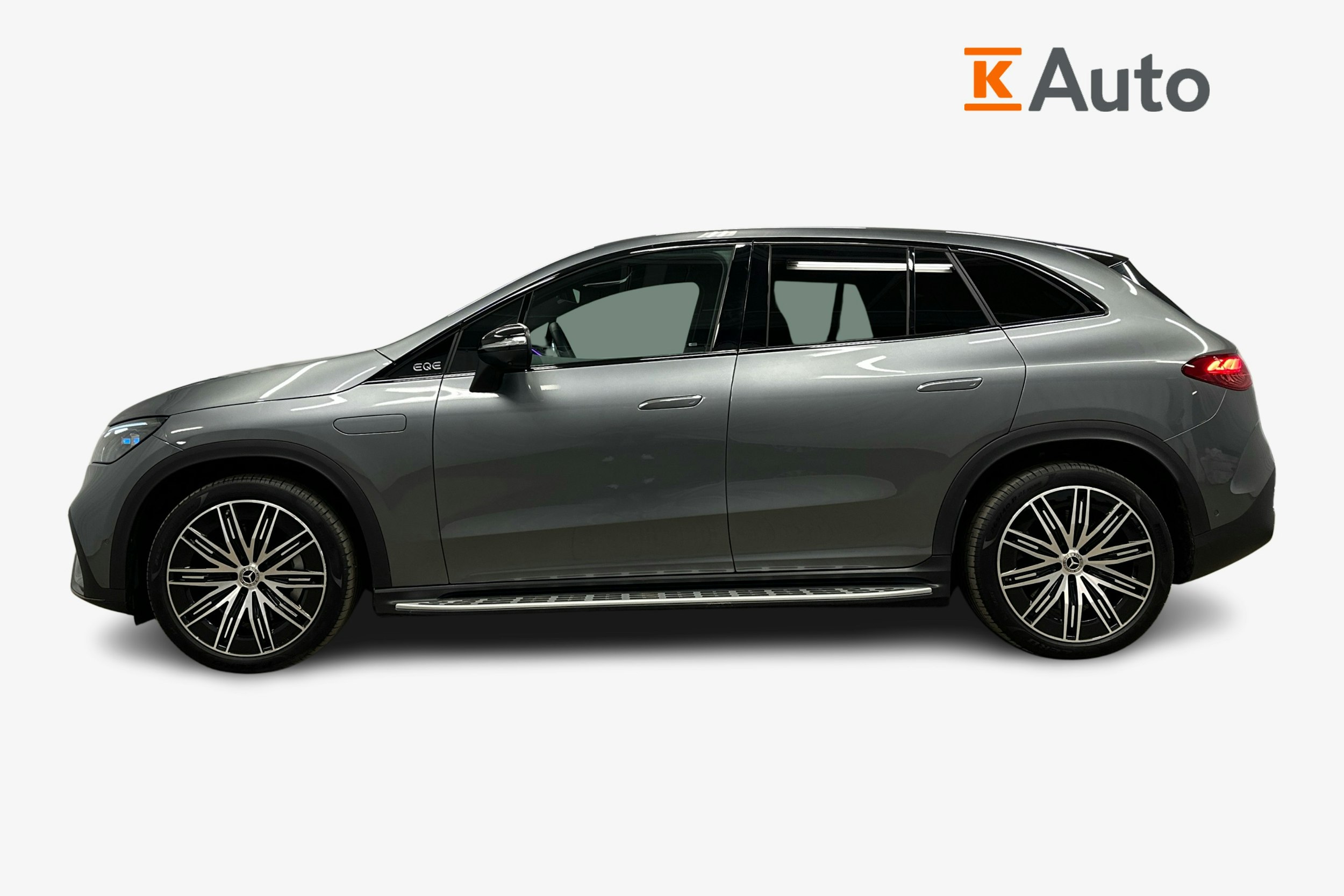 harmaa Mercedes-Benz EQE SUV 2024 kuva 5.
