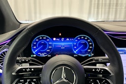 harmaa Mercedes-Benz EQE SUV 2024 kuva 11.