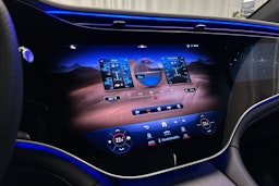 harmaa Mercedes-Benz EQE SUV 2024 kuva 21.