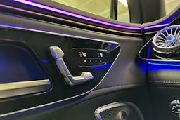 harmaa Mercedes-Benz EQE SUV 2024 kuva 23.