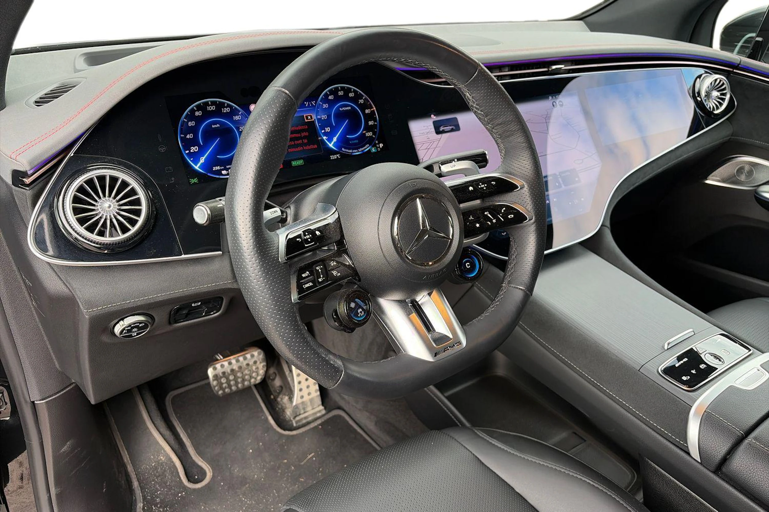 musta Mercedes-Benz EQE SUV 2024 kuva 3.