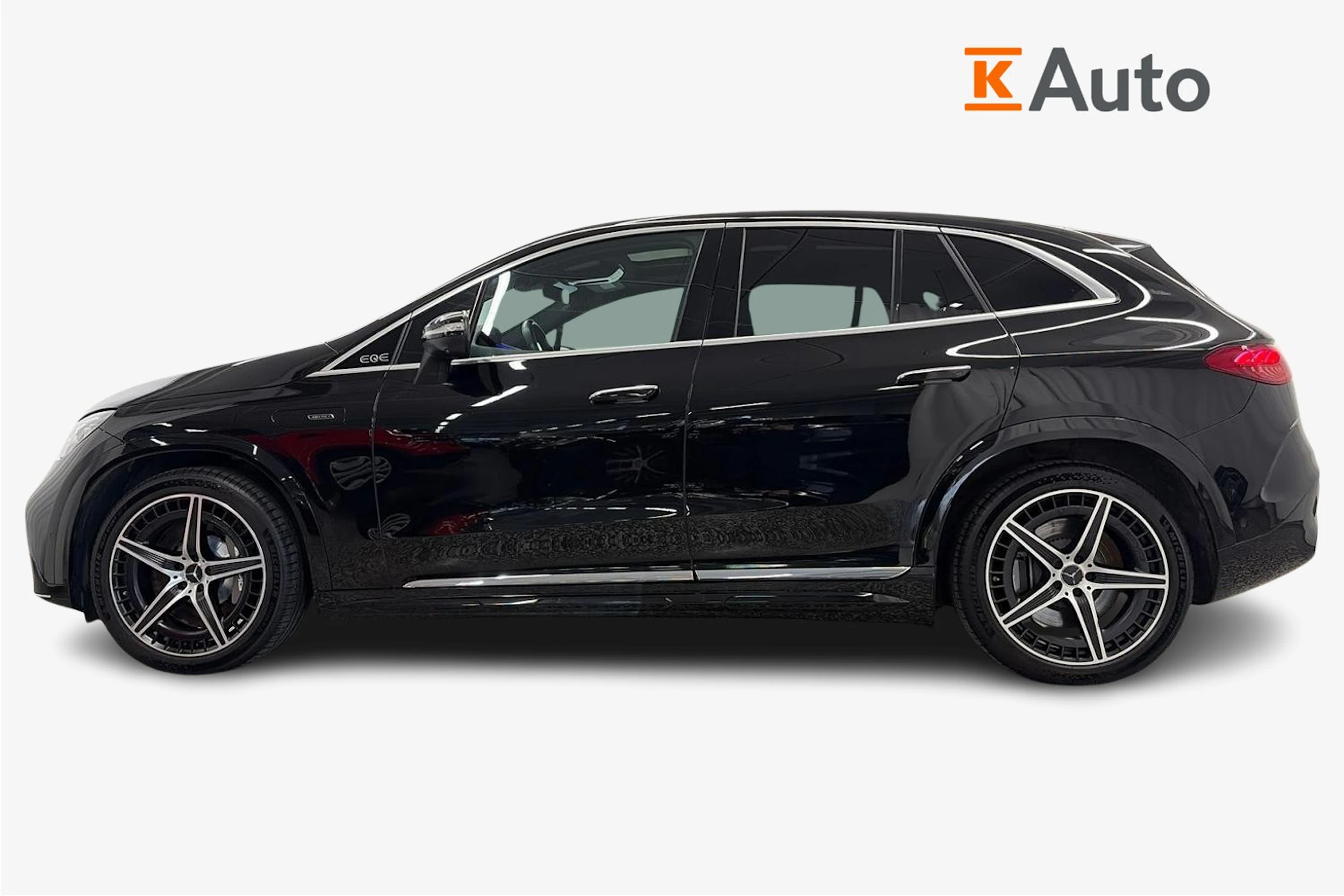musta Mercedes-Benz EQE SUV 2024 kuva 5.