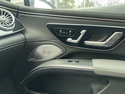 musta Mercedes-Benz EQS 2021 kuva 12.
