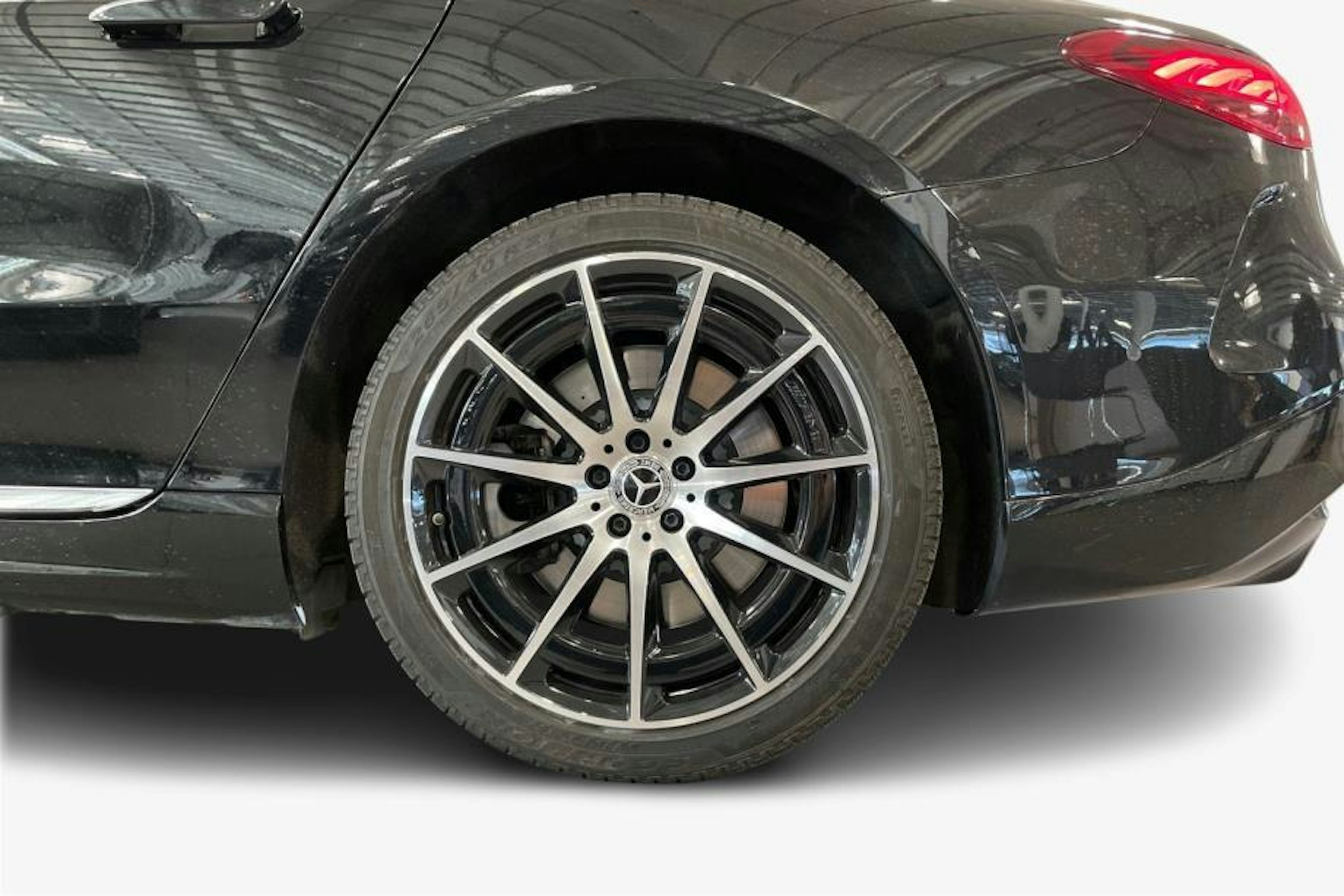 musta Mercedes-Benz EQS 2021 kuva 13.