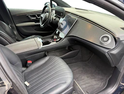 sininen Mercedes-Benz EQS 2022 kuva 3.
