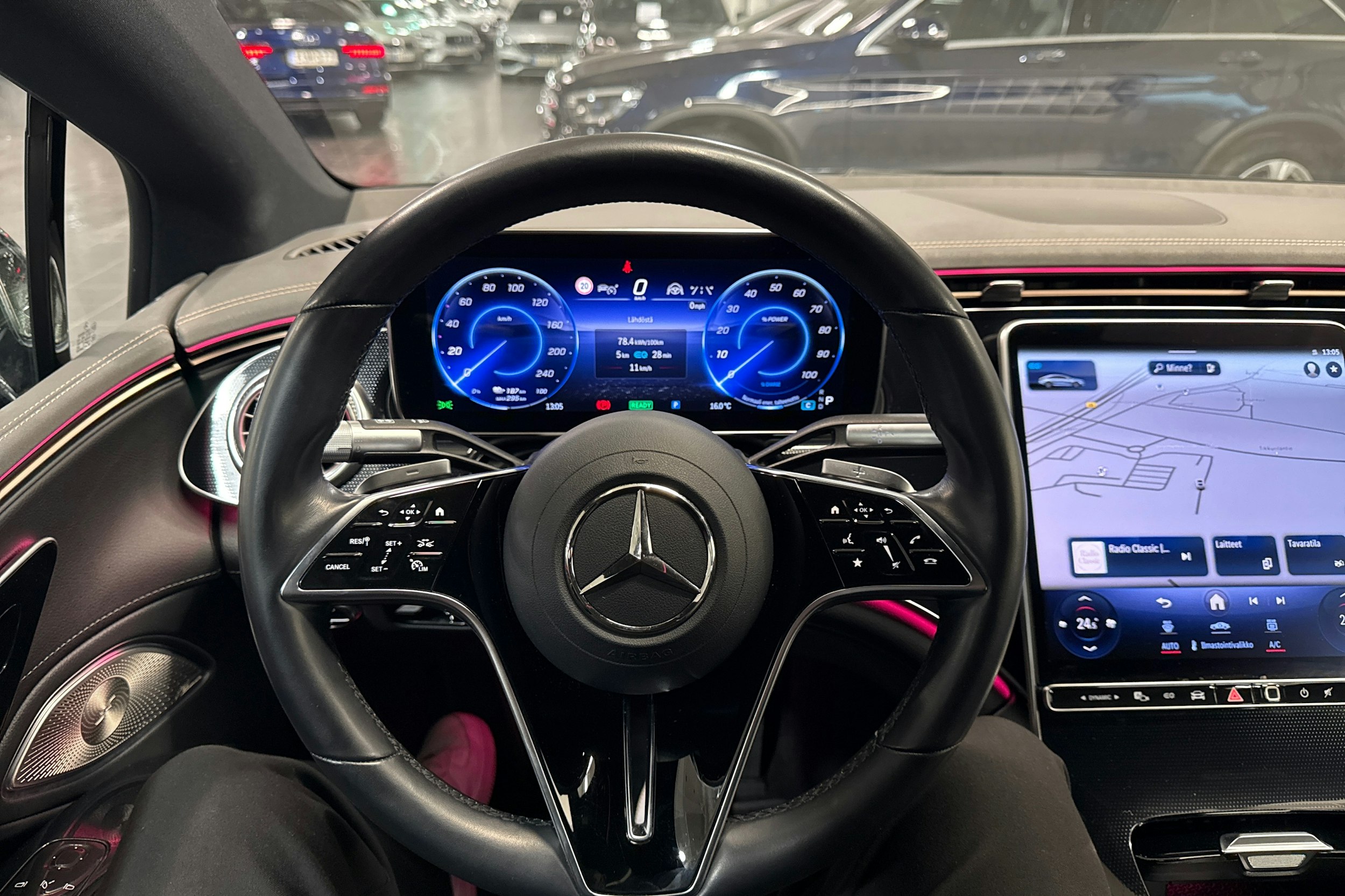 musta Mercedes-Benz EQS 2022 kuva 15.