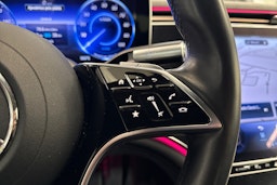 musta Mercedes-Benz EQS 2022 kuva 17.