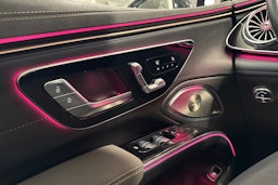 musta Mercedes-Benz EQS 2022 kuva 18.