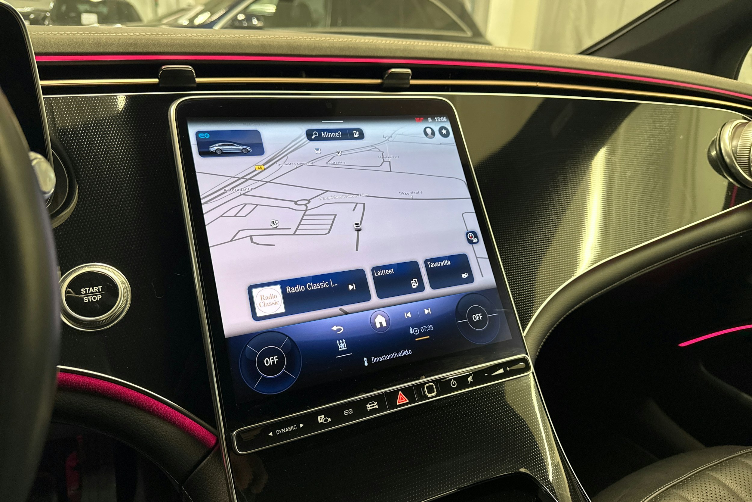 musta Mercedes-Benz EQS 2022 kuva 21.