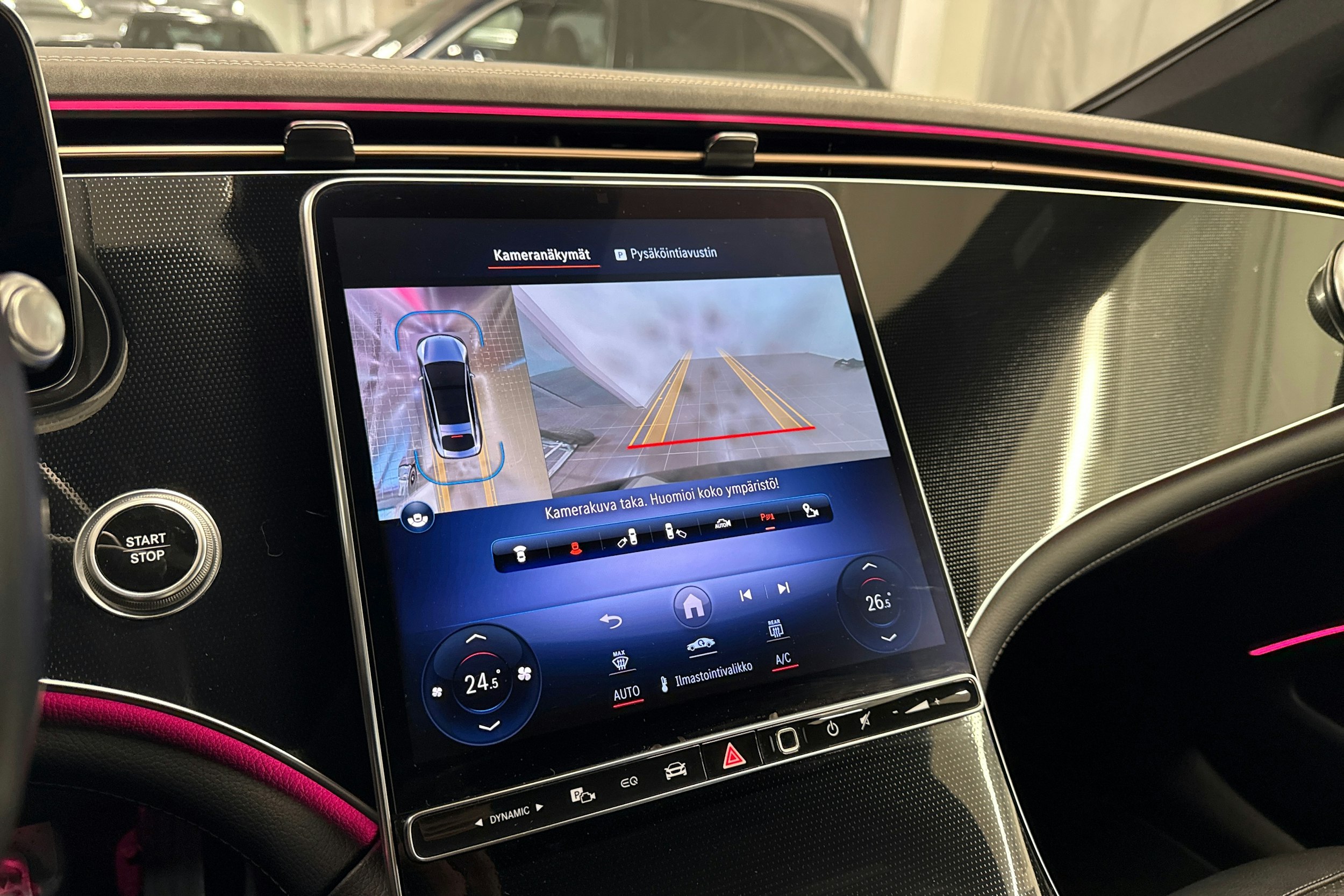 musta Mercedes-Benz EQS 2022 kuva 22.