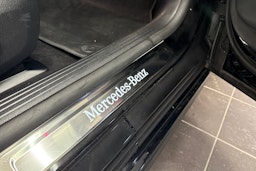 musta Mercedes-Benz EQS 2022 kuva 24.