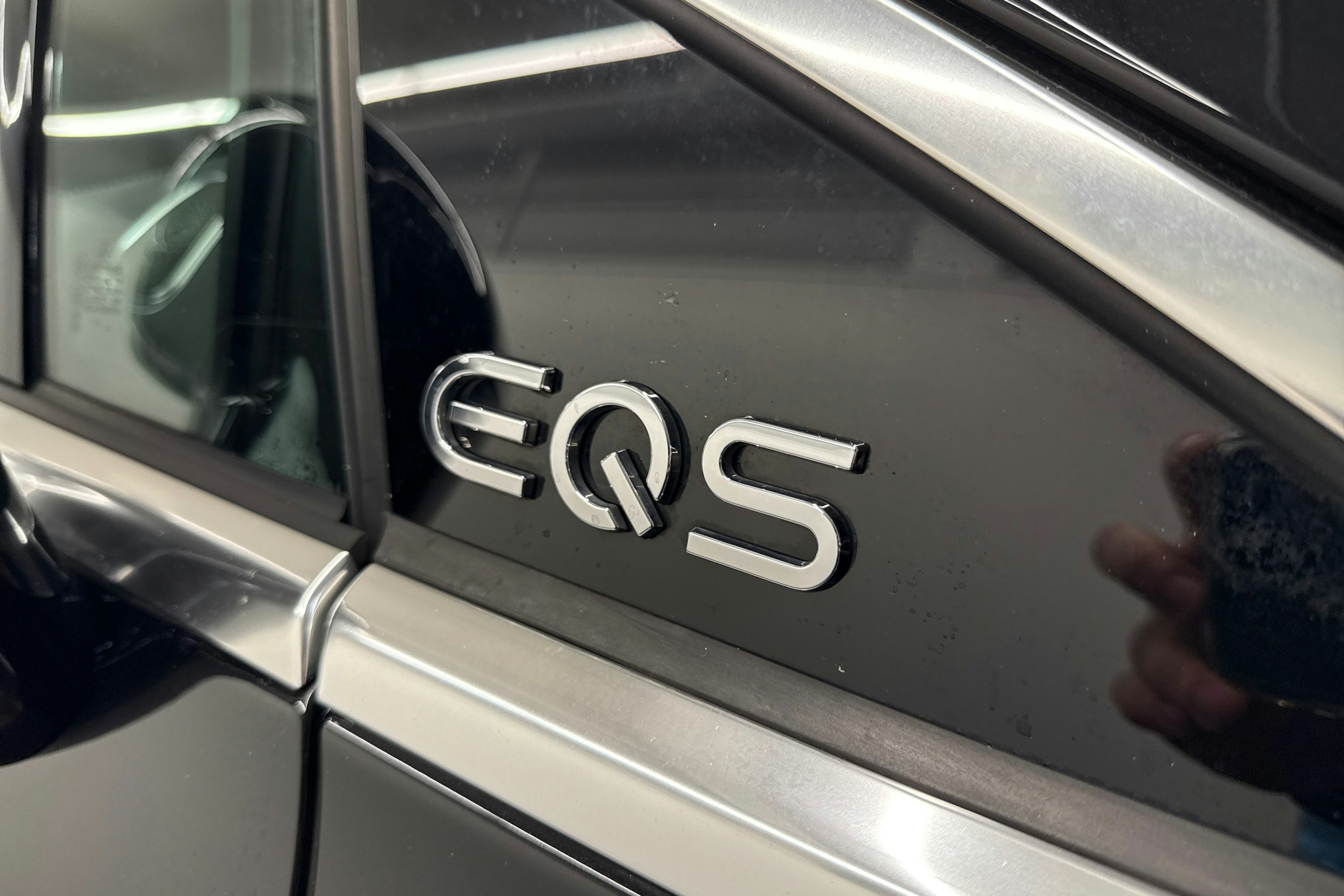musta Mercedes-Benz EQS 2022 kuva 25.