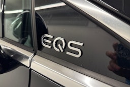 musta Mercedes-Benz EQS 2022 kuva 25.