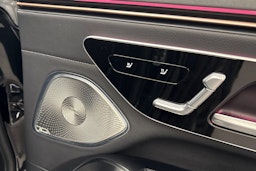 musta Mercedes-Benz EQS 2022 kuva 28.