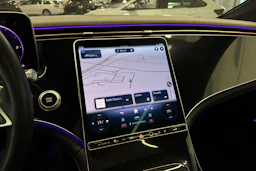 musta Mercedes-Benz EQS 2022 kuva 31.