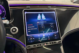 musta Mercedes-Benz EQS 2022 kuva 33.