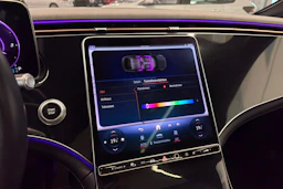 musta Mercedes-Benz EQS 2022 kuva 34.