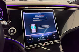 musta Mercedes-Benz EQS 2022 kuva 39.