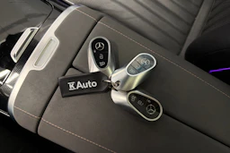 musta Mercedes-Benz EQS 2022 kuva 42.