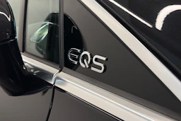 musta Mercedes-Benz EQS 2022 kuva 47.