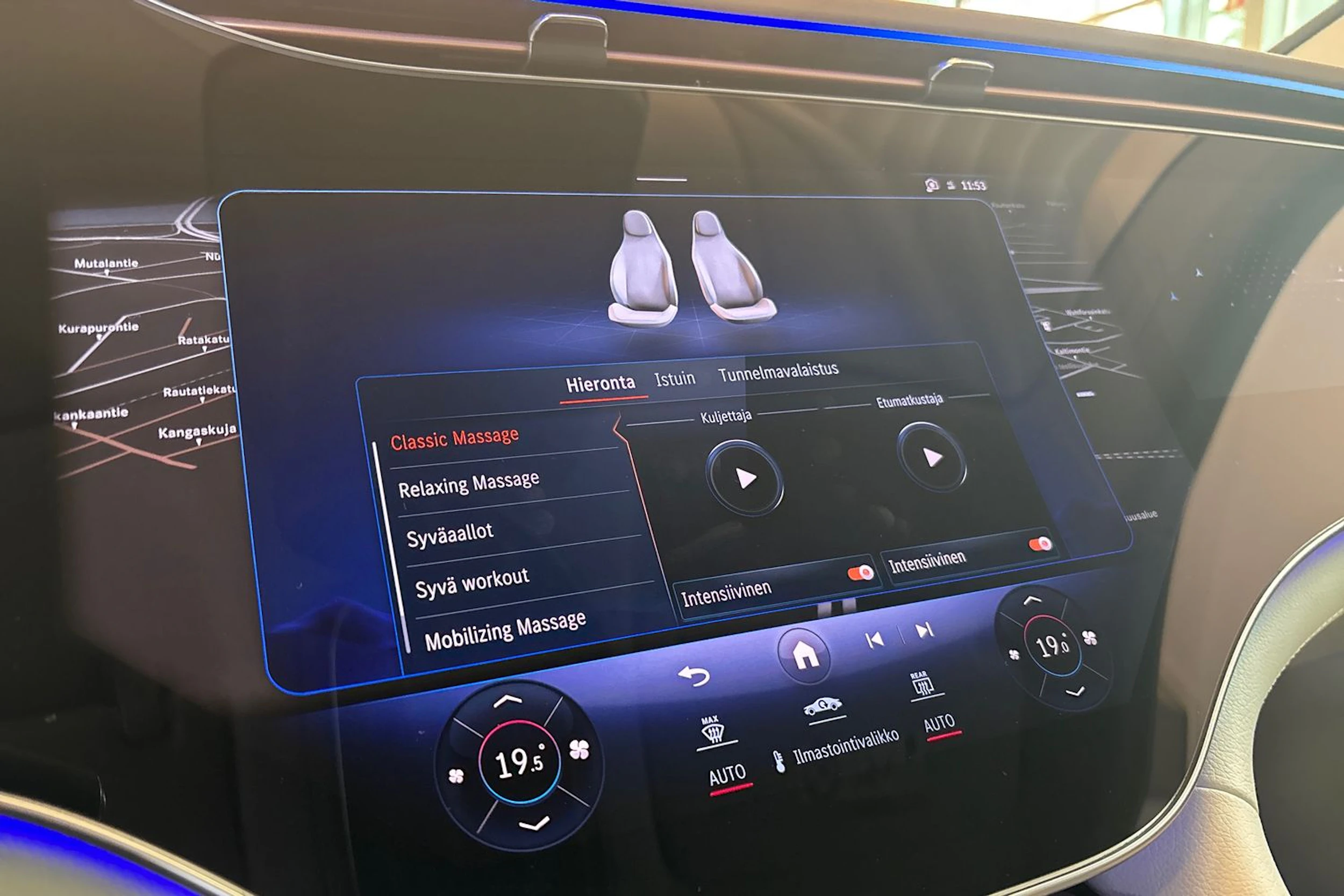 Valkoinen Mercedes-Benz EQS 2022 kuva 17.