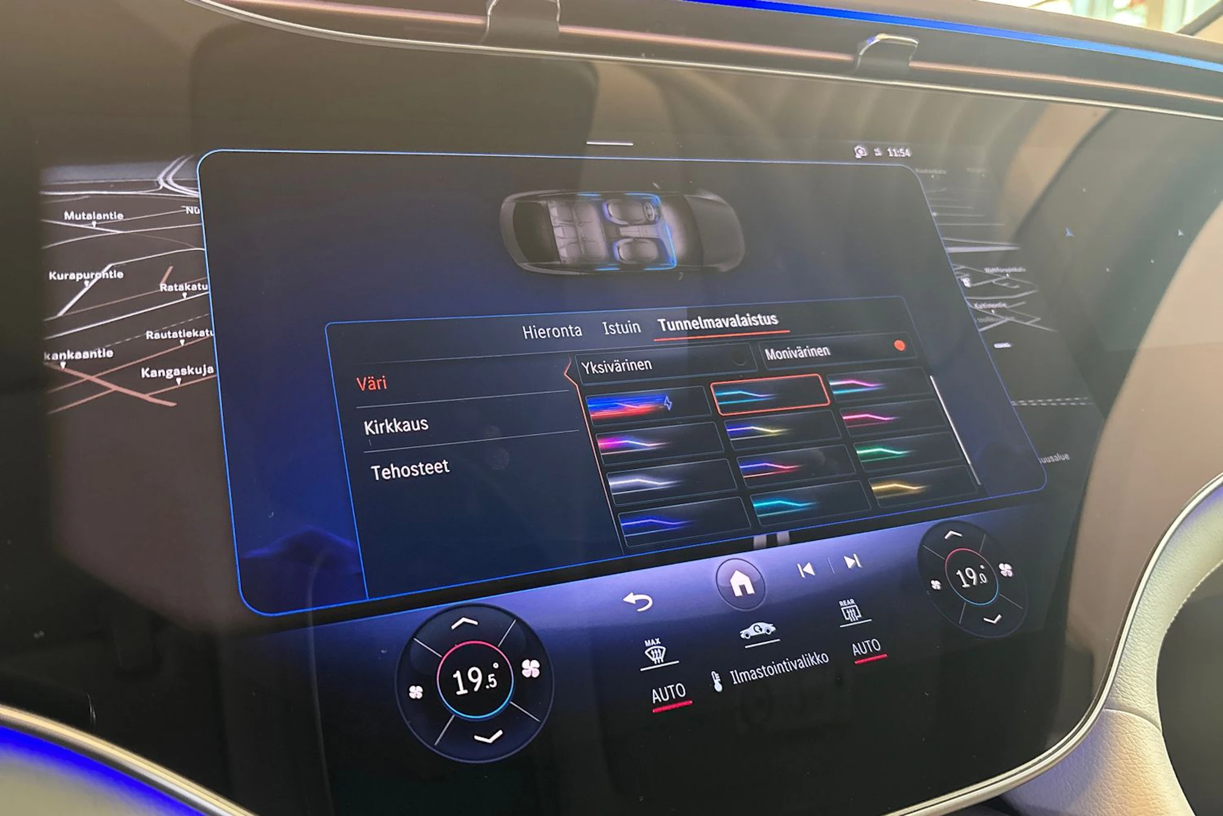 Valkoinen Mercedes-Benz EQS 2022 kuva 18.
