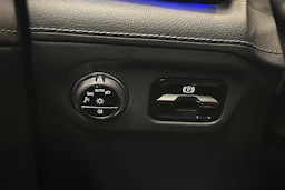 sininen Mercedes-Benz EQS 2022 kuva 15.