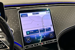 sininen Mercedes-Benz EQS 2022 kuva 19.