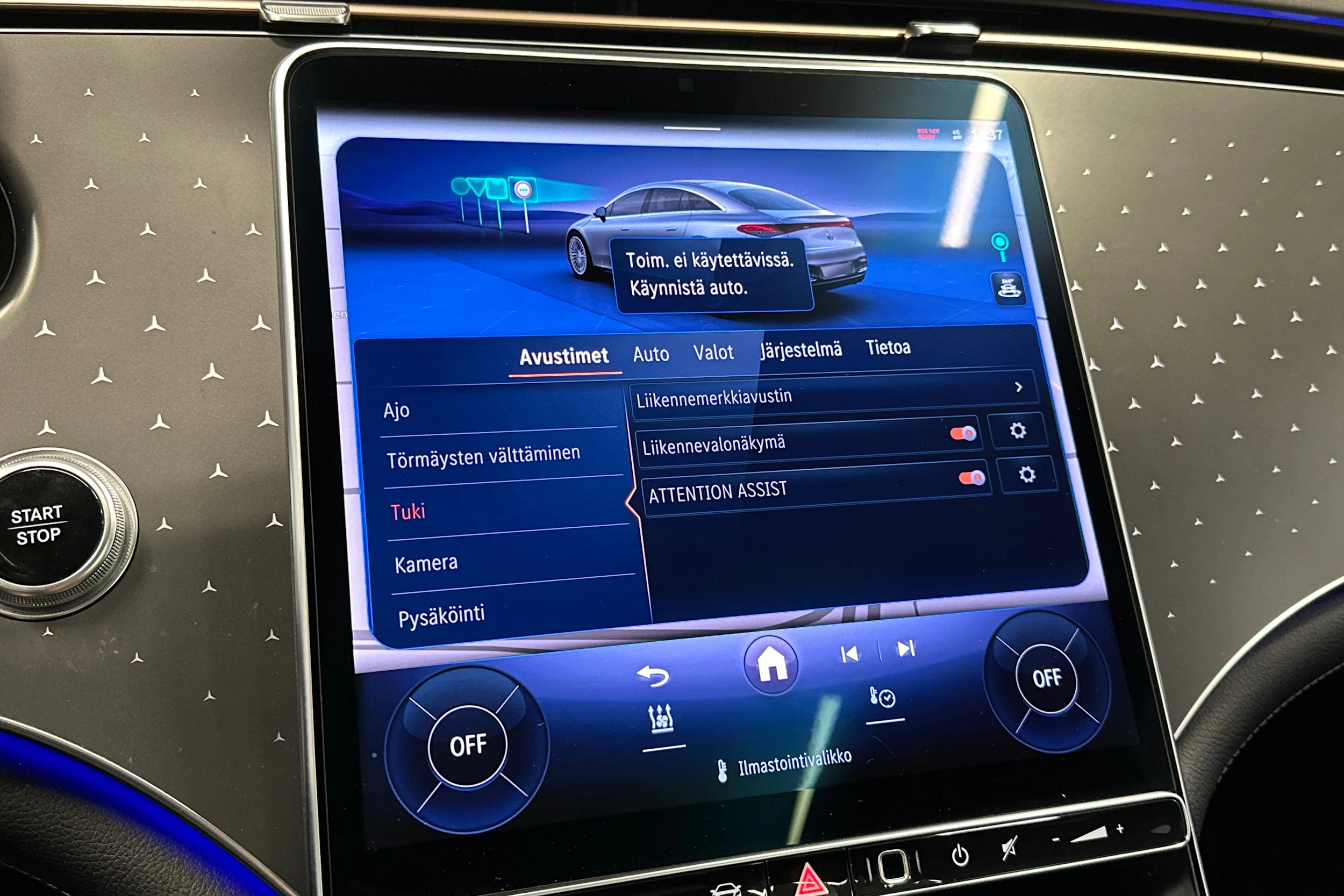 sininen Mercedes-Benz EQS 2022 kuva 25.