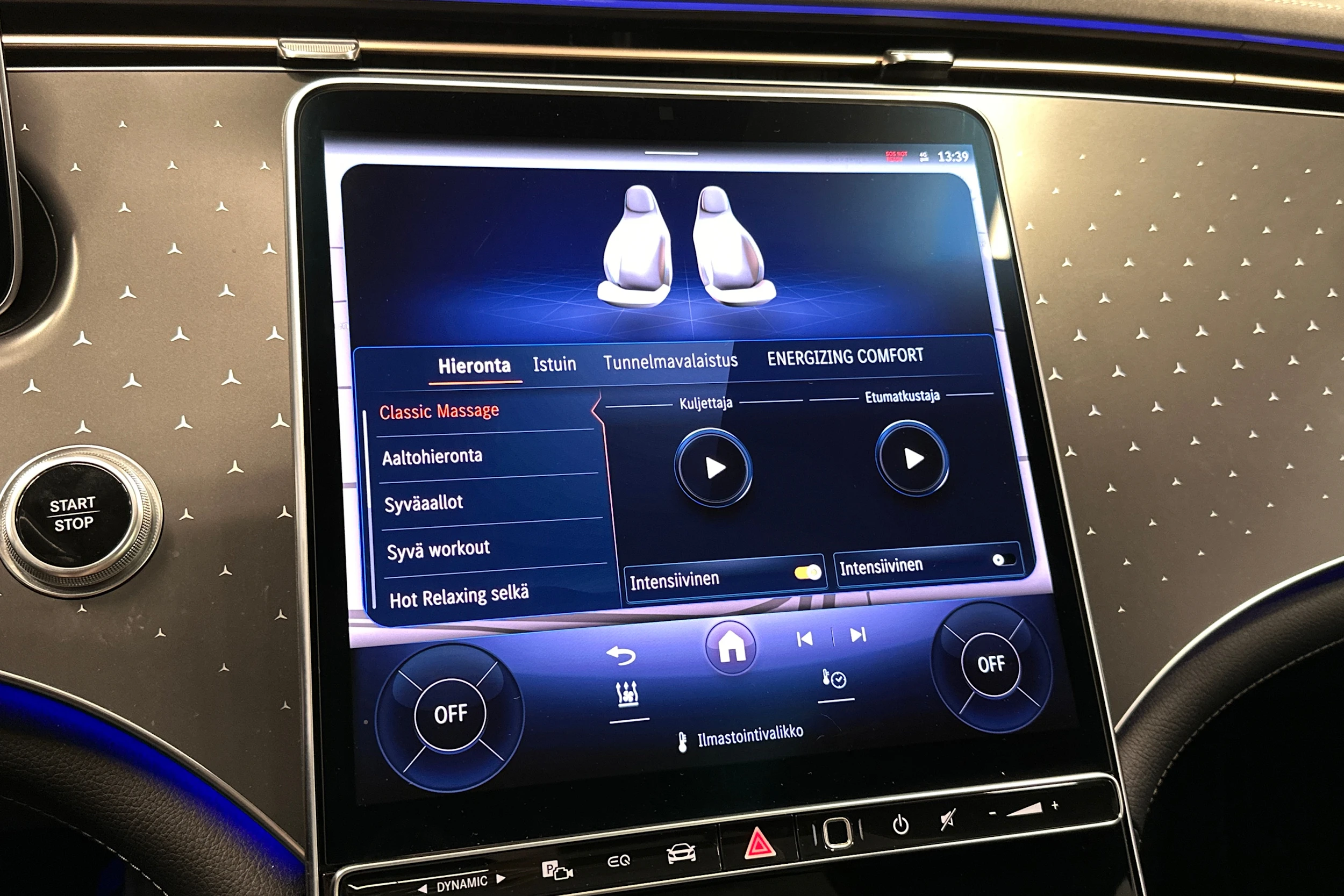 sininen Mercedes-Benz EQS 2022 kuva 27.