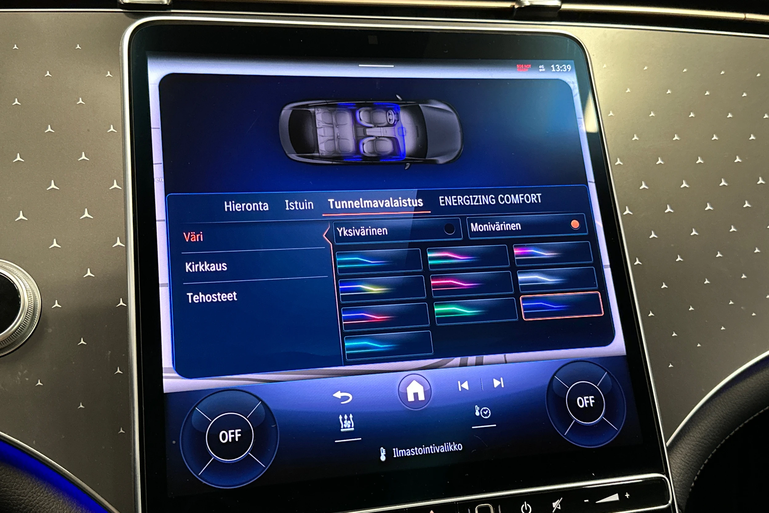 sininen Mercedes-Benz EQS 2022 kuva 28.