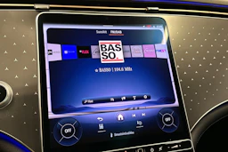 sininen Mercedes-Benz EQS 2022 kuva 30.