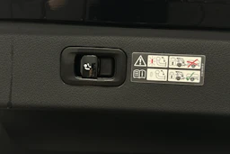 sininen Mercedes-Benz EQS 2022 kuva 42.