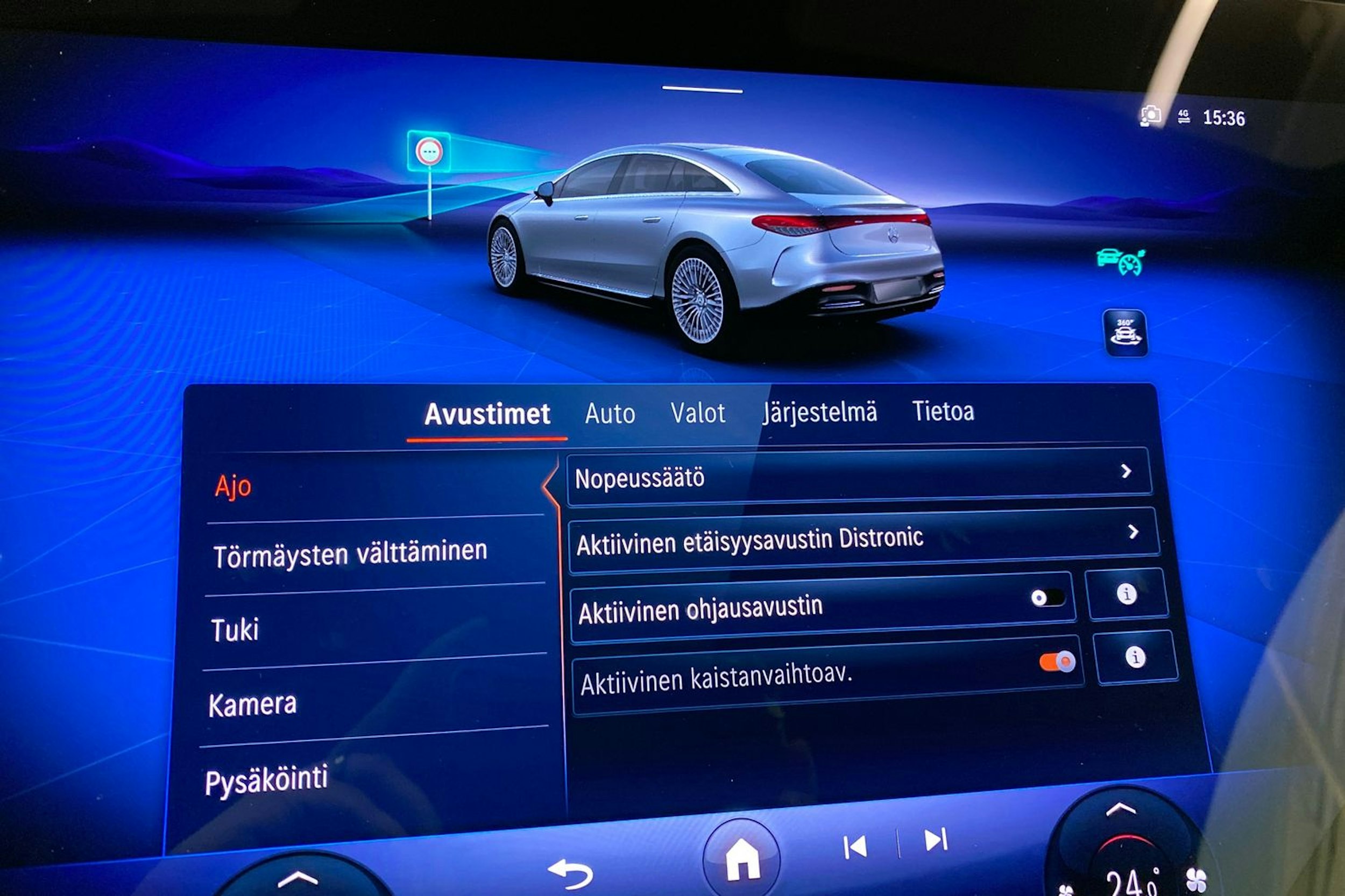 musta Mercedes-Benz EQS 2022 kuva 28.