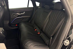 musta Mercedes-Benz EQS 2022 kuva 8.