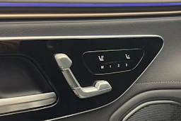 musta Mercedes-Benz EQS 2022 kuva 14.