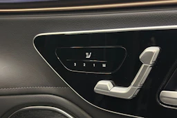 musta Mercedes-Benz EQS 2022 kuva 15.