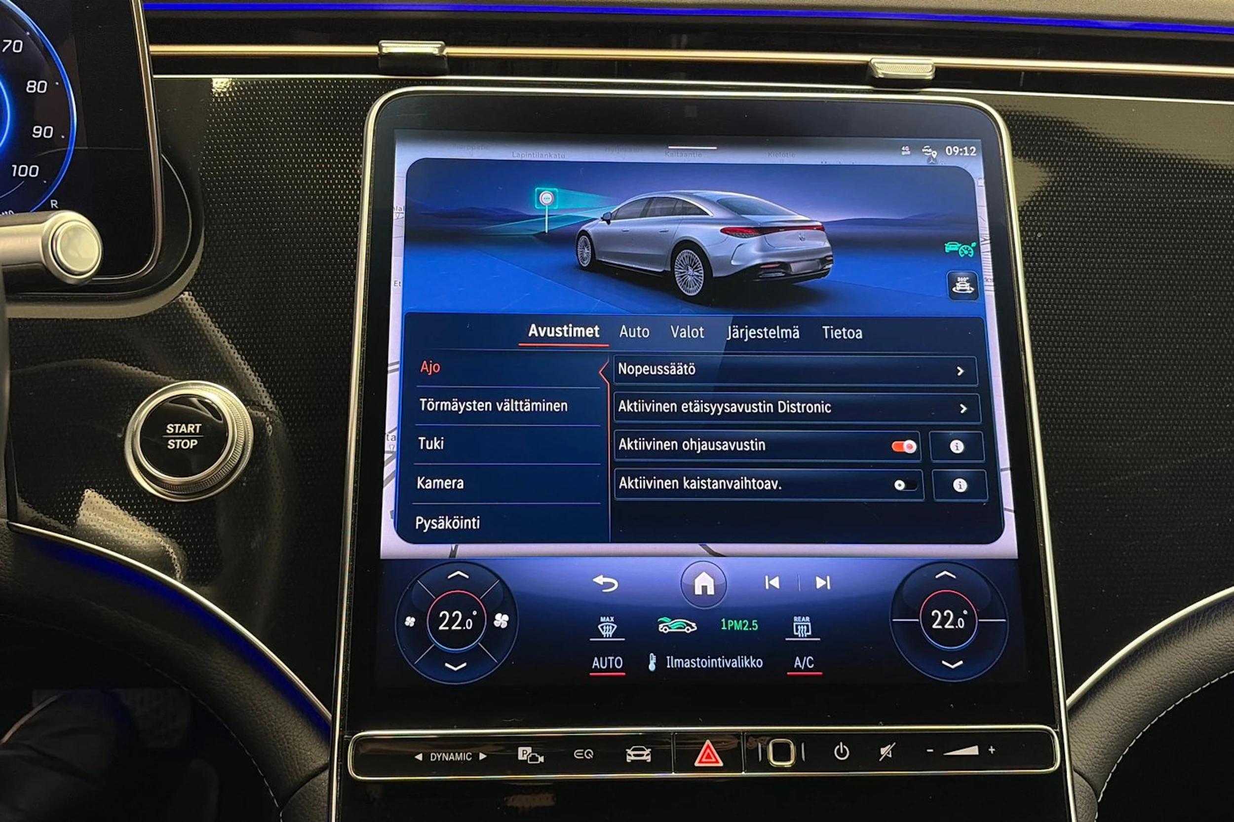 musta Mercedes-Benz EQS 2022 kuva 24.