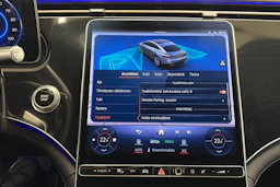 musta Mercedes-Benz EQS 2022 kuva 27.