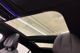 musta Mercedes-Benz EQS 2022 kuva 33.