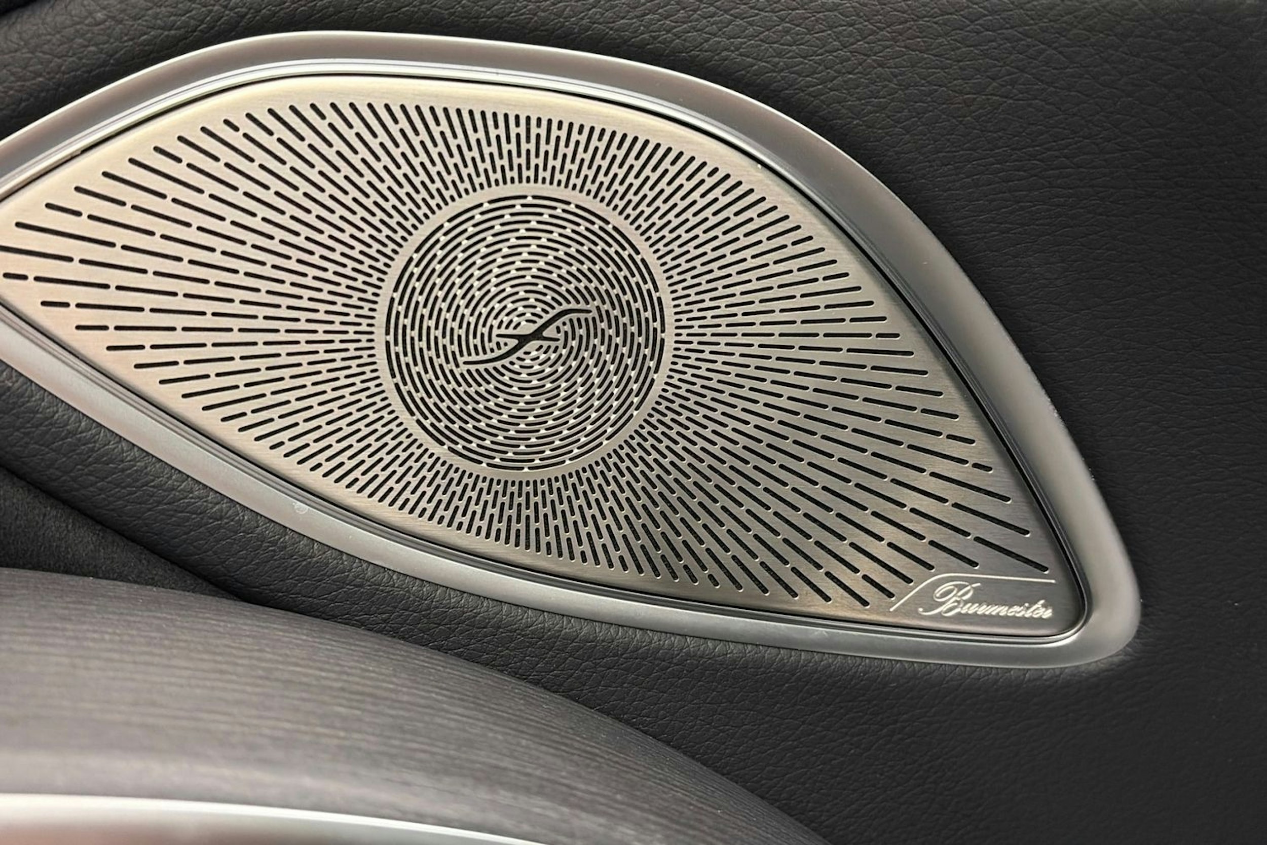 Harmaa Mercedes-Benz EQS 2022 kuva 18.