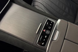 Harmaa Mercedes-Benz EQS 2022 kuva 33.