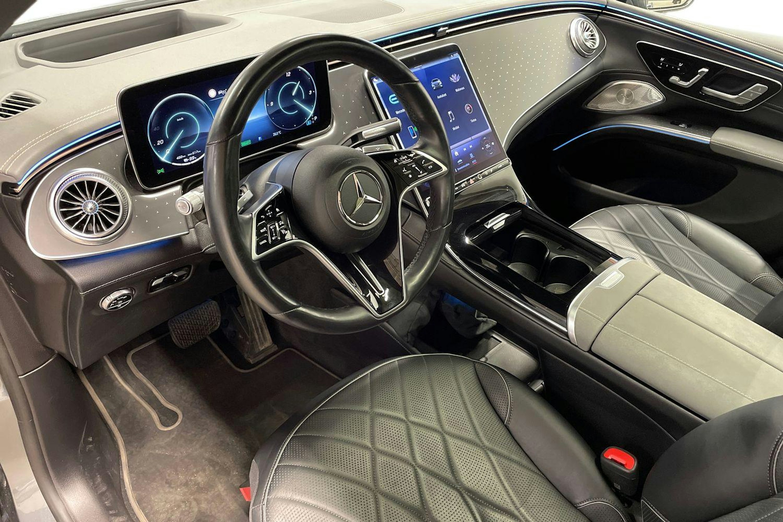 harmaa Mercedes-Benz EQS 2022 kuva 7.
