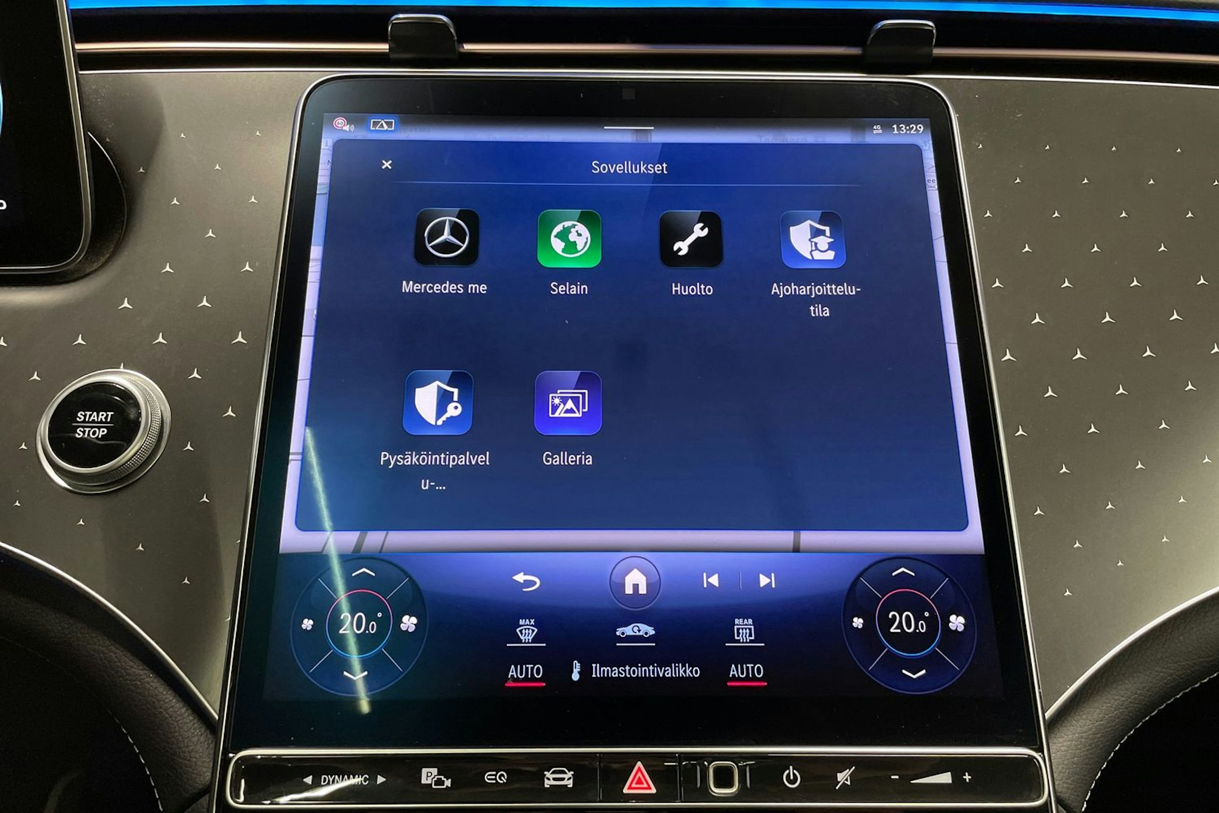 harmaa Mercedes-Benz EQS 2022 kuva 22.