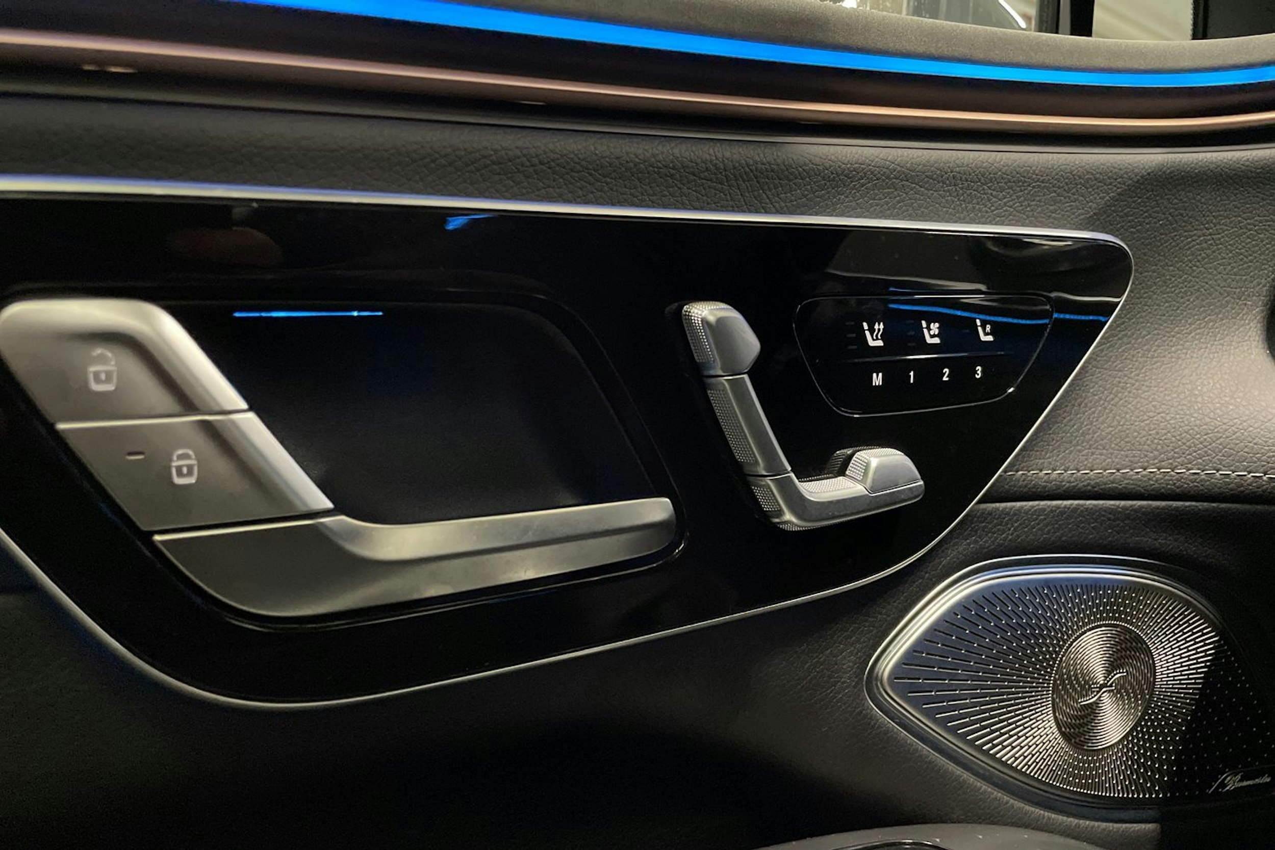 harmaa Mercedes-Benz EQS 2022 kuva 27.