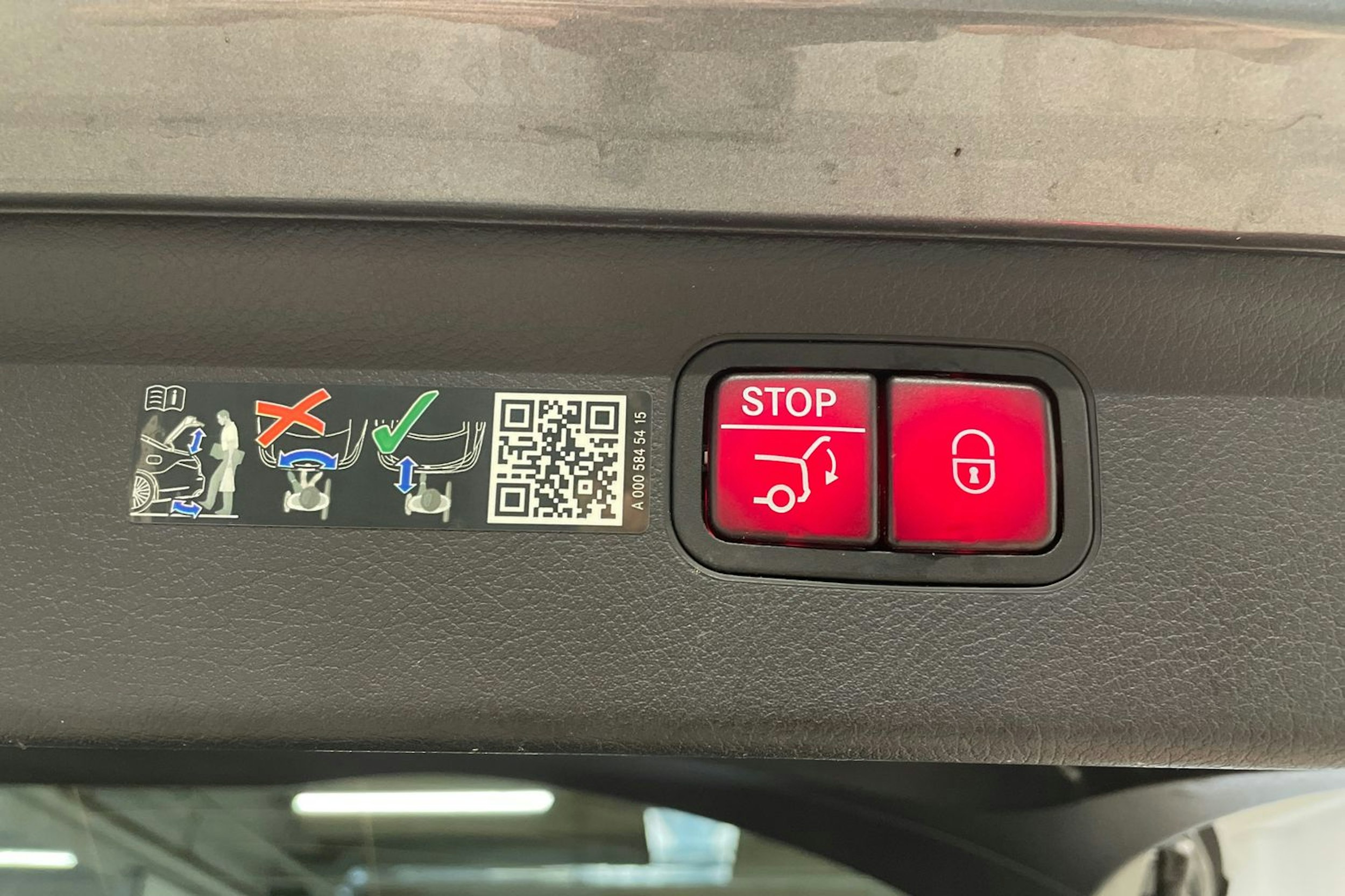 harmaa Mercedes-Benz EQS 2022 kuva 36.