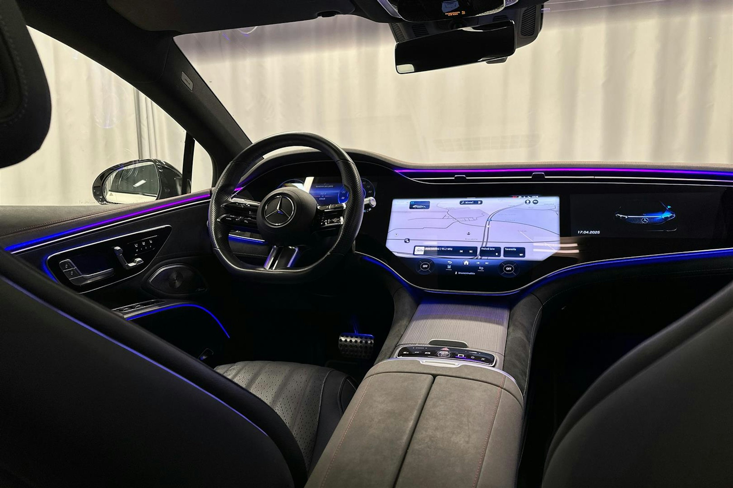 valkoinen Mercedes-Benz EQS 2022 kuva 8.